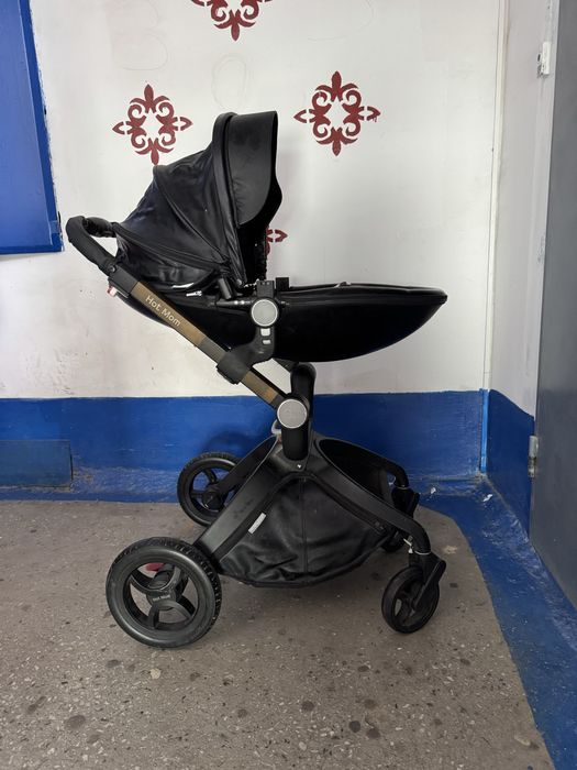 Коляска Hot Mom.