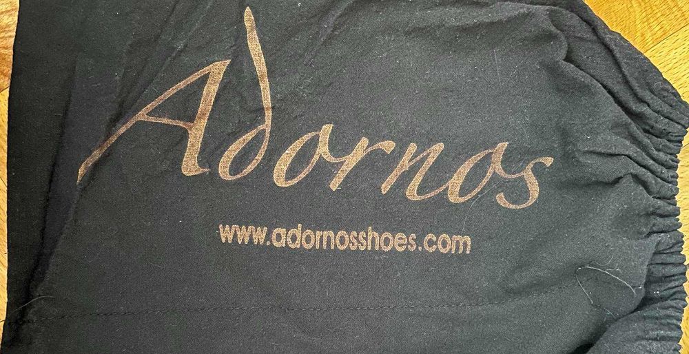 Танго обувки Adornos черни