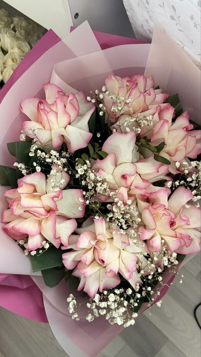 Цветы свежые розы