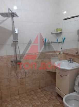 Дава се под наем Двустаен апартамент в Варна, Център - 70 кв.м за 460 € - Снимка #2