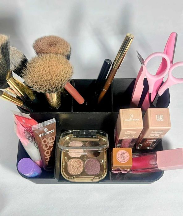 Organizator cosmetice / machiaj – compartimentat