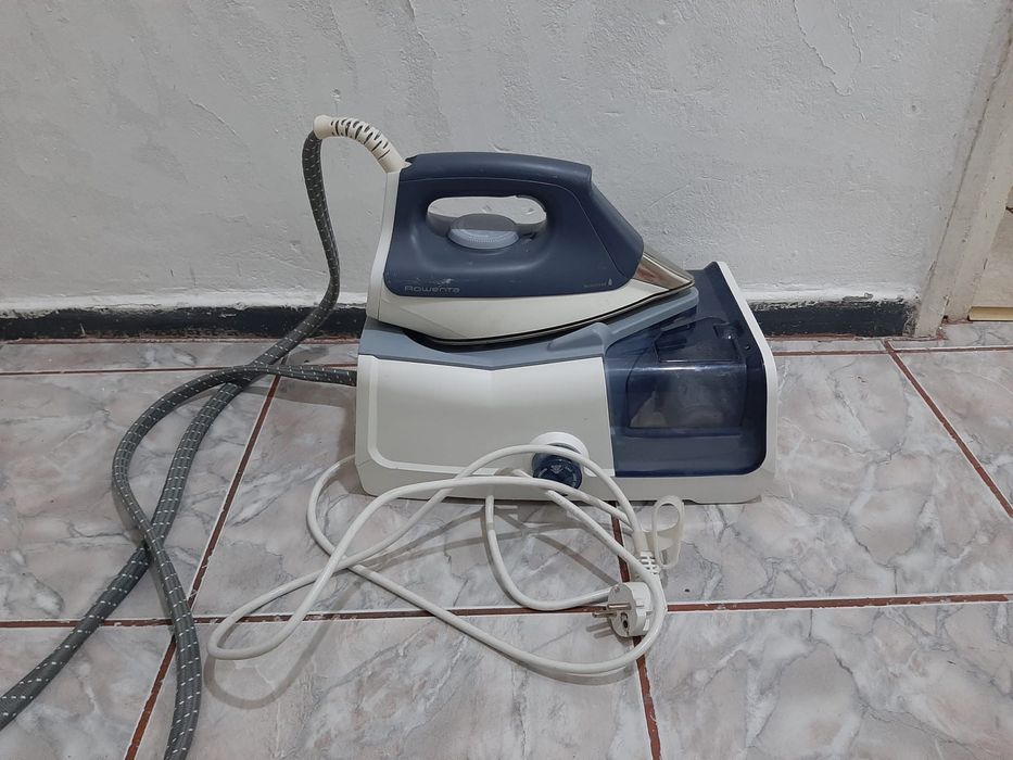 Vand statie de calcat Rowenta