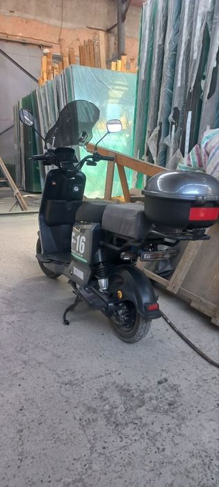 Srochna sotiladi skuter holati alo darajada asrab avaylab yurgan tezda