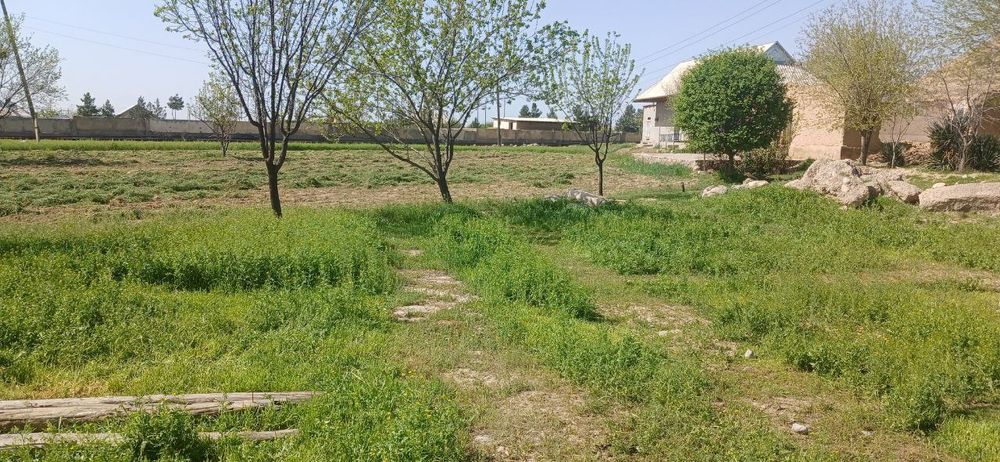 Uy Joy Sotiladi 3 xona uyi Oshxona Hammom Tualet bor