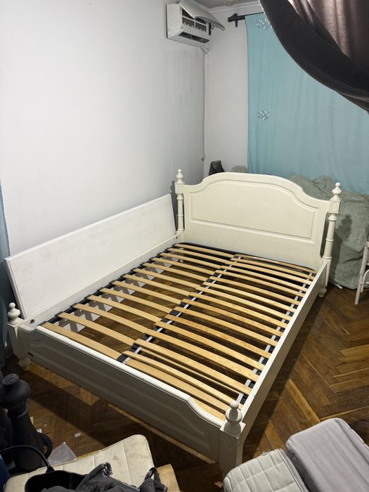 Продам деревяннуню кровать икеа