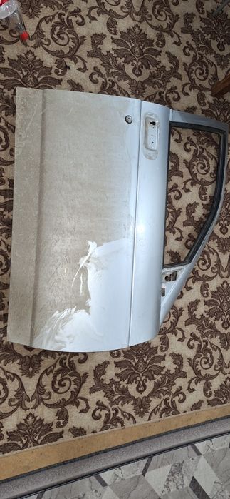 Дверь на приора передняя