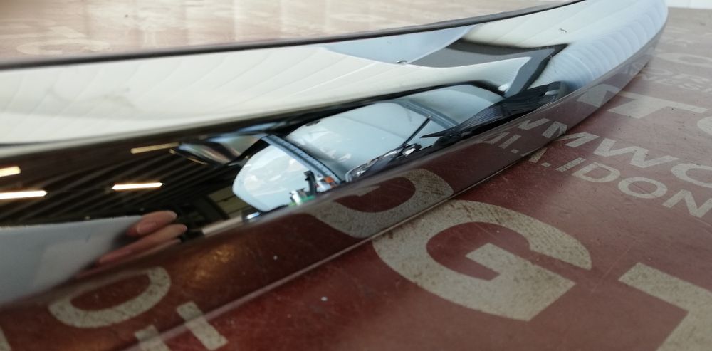 Лайстна за преден капак Toyota Hilux 2015-