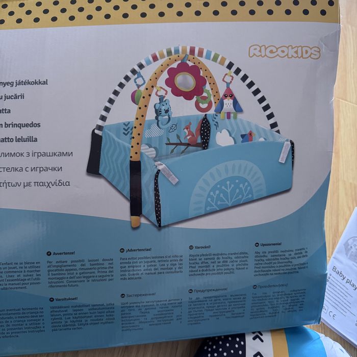 Centru de activitati cu salteluta perna si jucarii oglinda pt bebelusi Rikokids