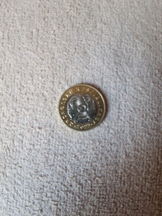 100 теңге новый продам