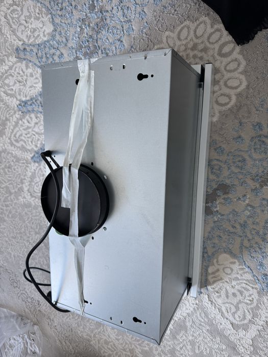 Продам кухонную вытяжку