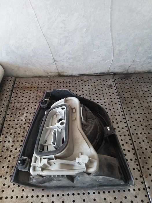 Stop tripla lampa dreapta vw polo 9n facelift 965348