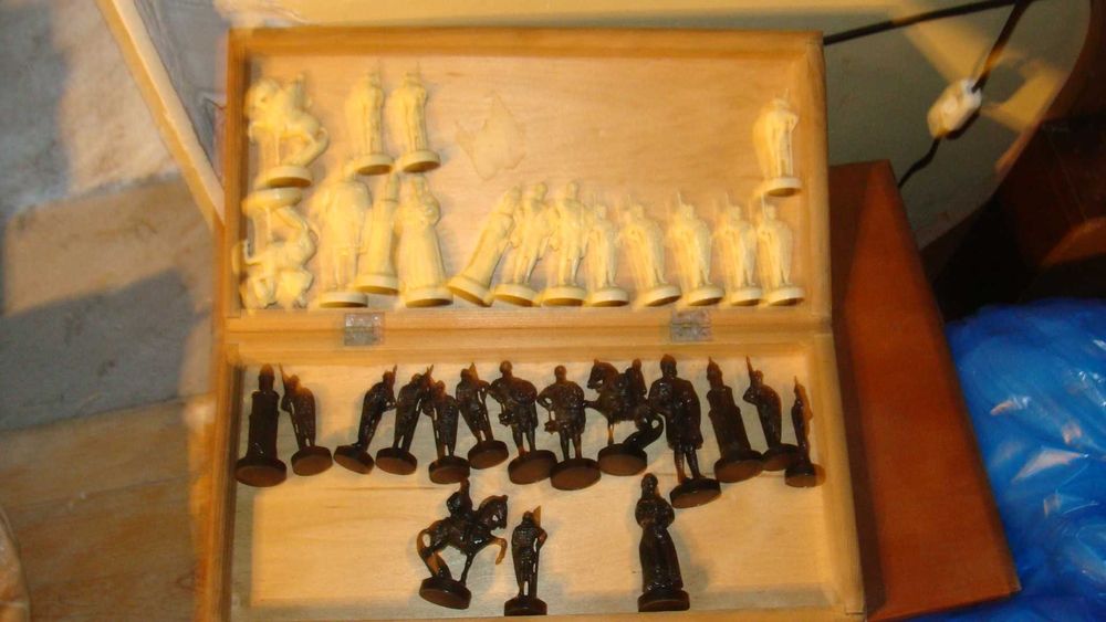 Оригинални Старинни Табла и Шах
