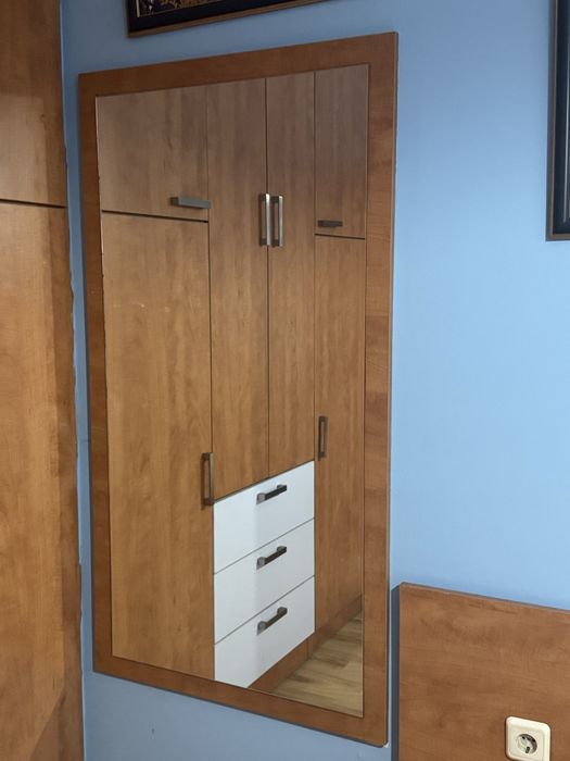 Продавам спален комплект