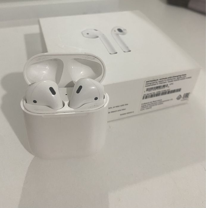 Продам AirPods 2 (2-е поколение)