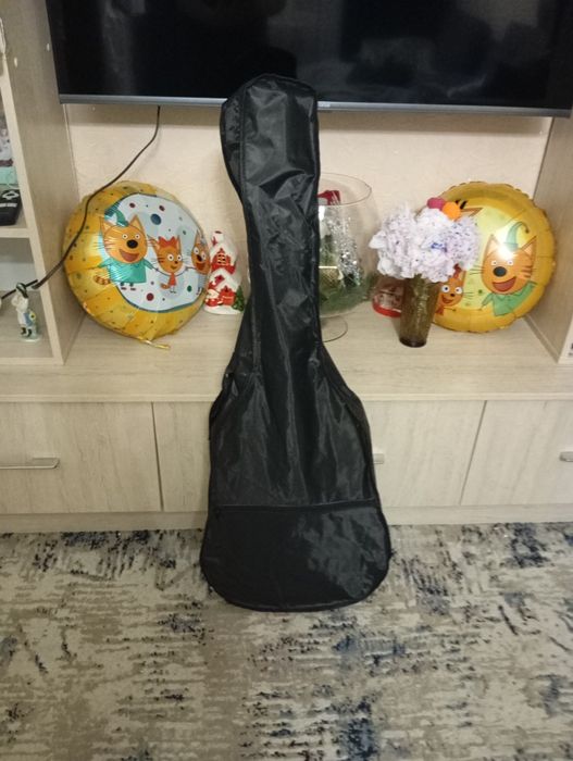 Гитара новая в хорошем состоянии