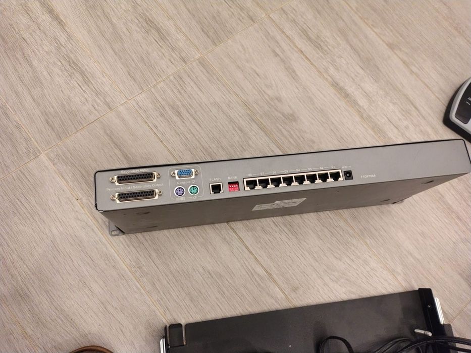 De vanzare laptop rac server