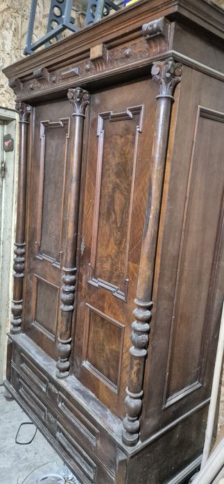 Vand șifonier vechi