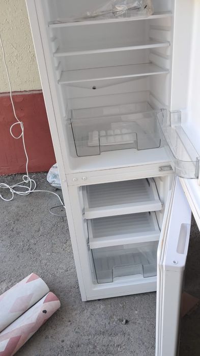 Холодильник почти новый