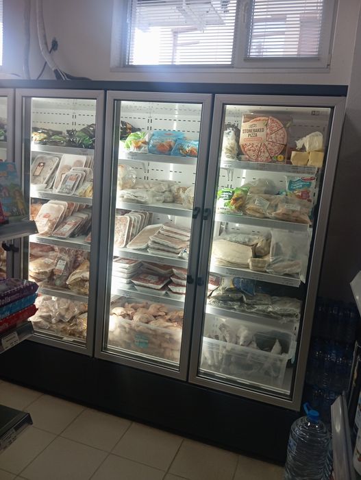 Крайстенна ниско температурна витрина