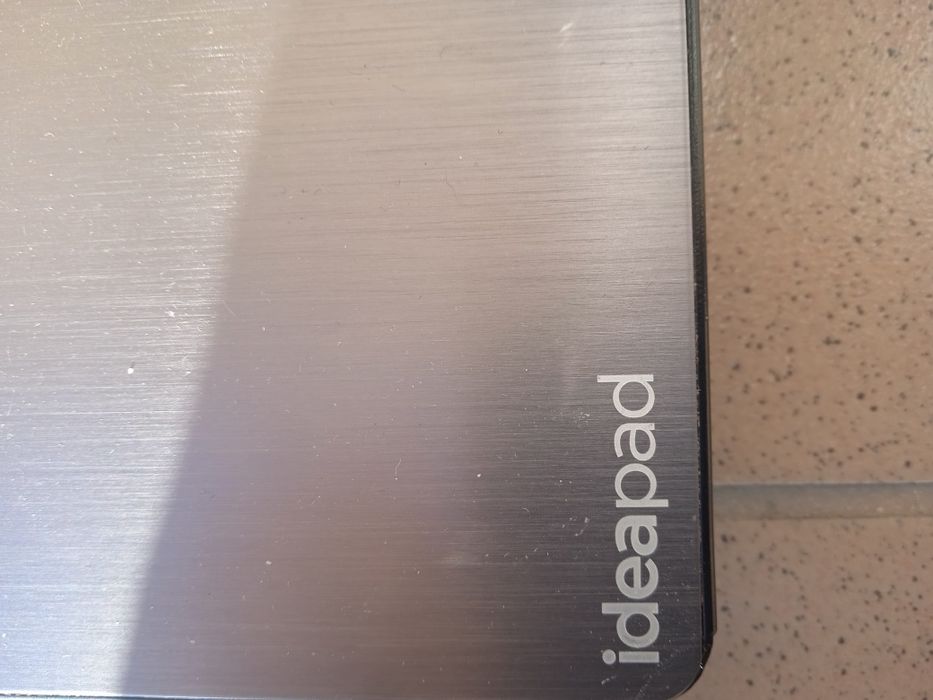 Продавам лаптоп Lenovo IdeaPad 4051