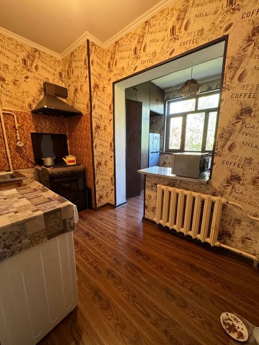 Продаю свою 1в2/4/4 Феруза массив, ориентир ЭКО базар, ТЦ АТЛАС