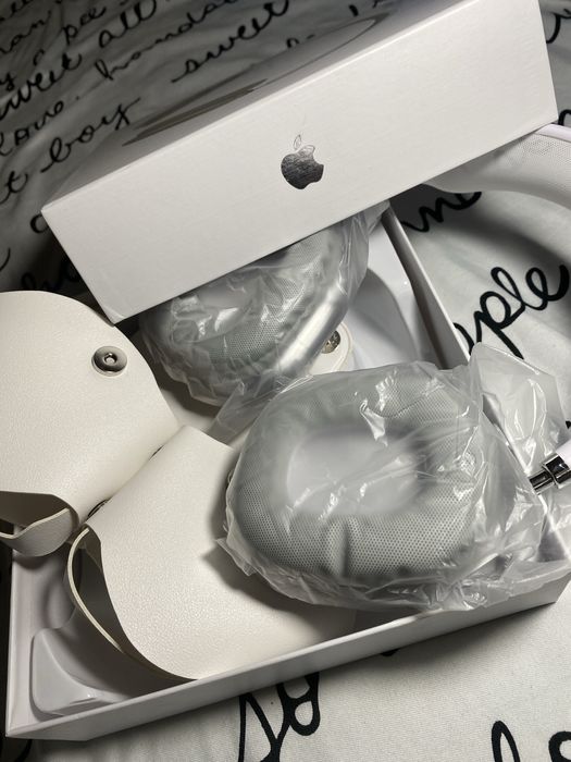 Casti Airpods Max desigilate noi noute