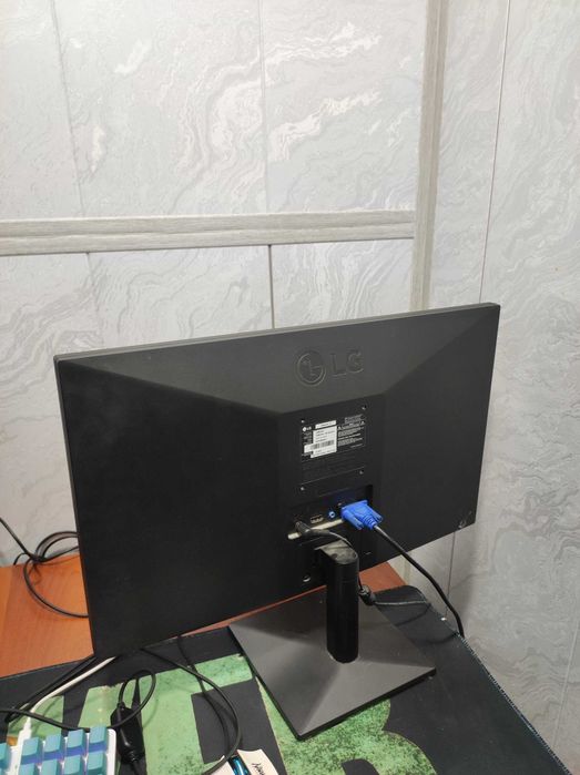 Продам 2 монитора Asus и Lg Состояние идеал