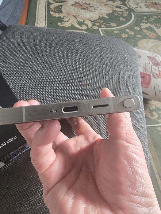 Сасмсунг галакси s24 ультра.