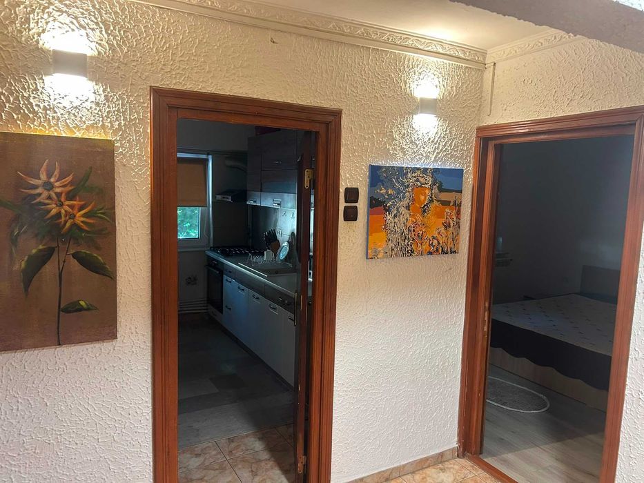 Ofer spre inchiriere apartament 2 camere zona foarte buna termen lung contract ANAF