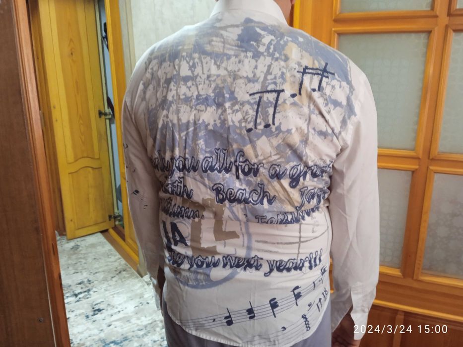 Продам   рубашку  и  свитер    производство   турция