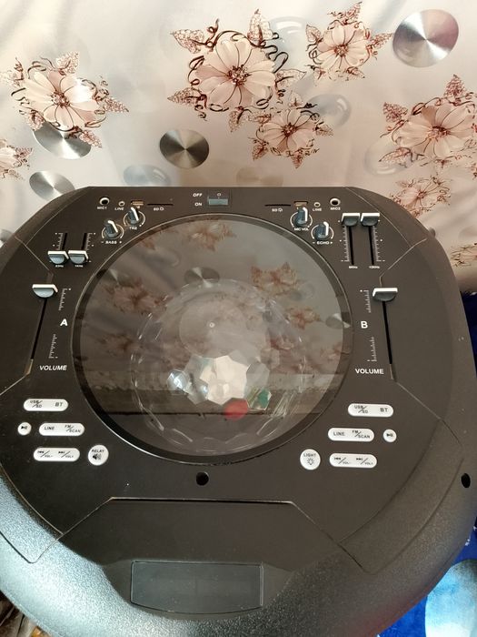 Vând boxa Akai Dj-Y5L