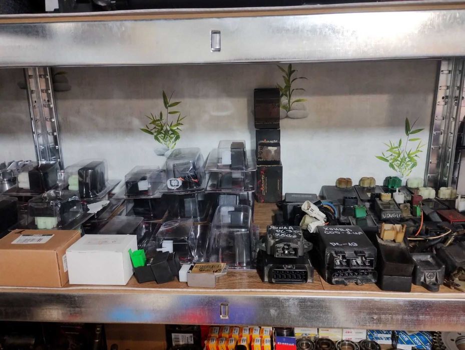 Резервни части за мотопеди и мотоциклети