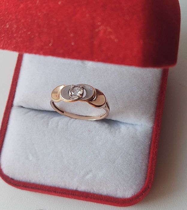 Продам золотое кольцо 585