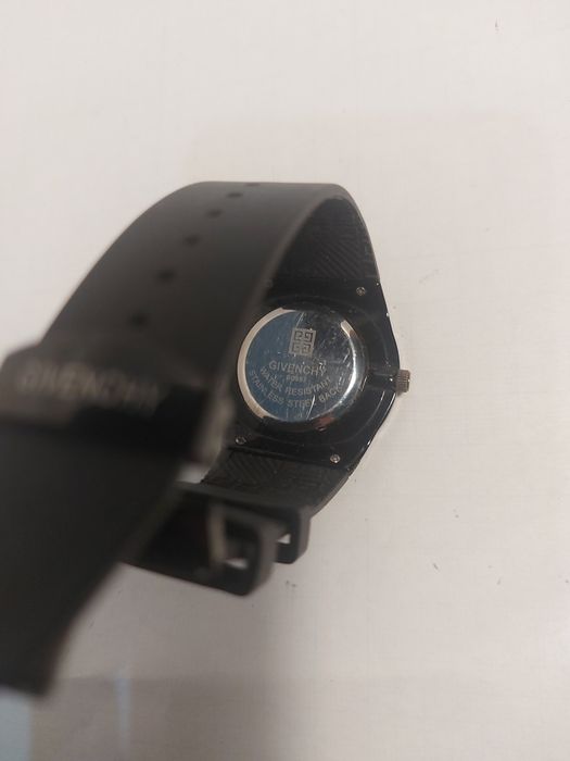 Мужские наручные часы GIVENCHY