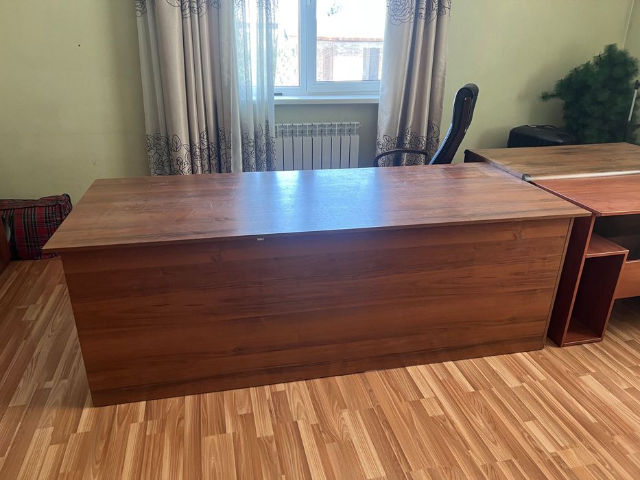 продам офисный стол