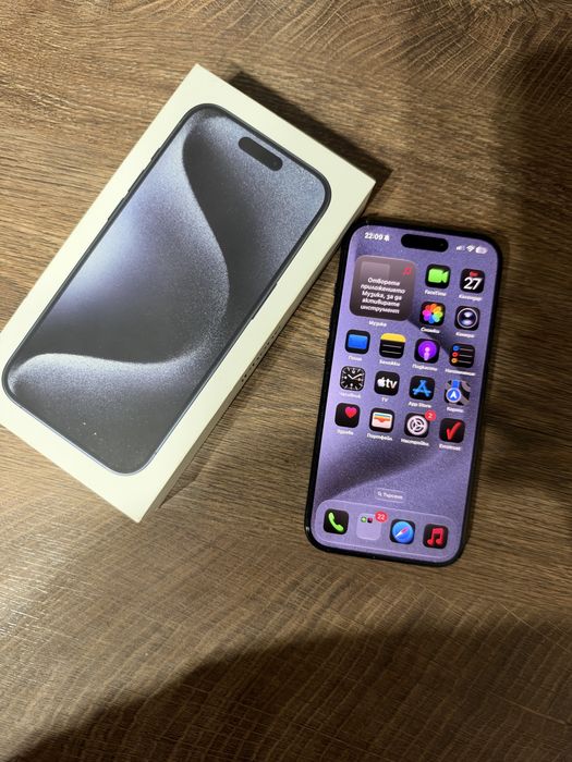 iPhone 15 pro Blue titanium