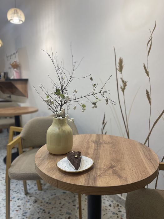 Стуля для кофейни барный стол.