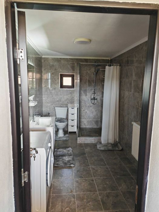 Casă de vânzare, recent renovată, Carastelec