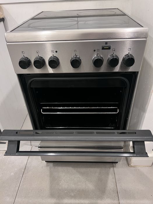 Aragaz Electroluz electric 4 ochiuri si cuptor