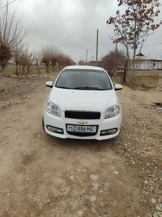 Нексия-3 сотилади, Музработда суяги тоза,