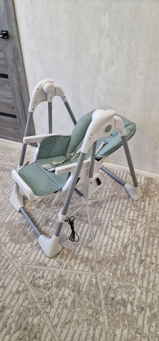 Стульчик для кормления +электрокачеля