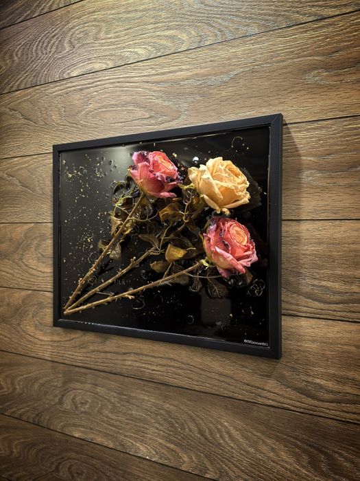 Ръчно изработени картини, заляти с епоксидна смола.