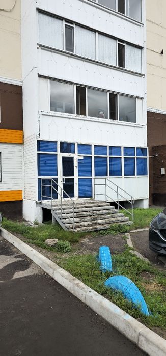 Продам помещение 96кв.м. с крыльцо на улицу Ленина.