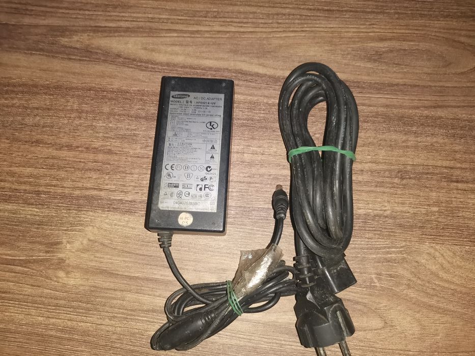 Оригинално зарядно за лаптоп Samsung
