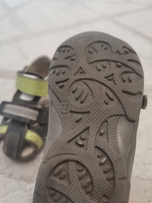 Детские сандали.