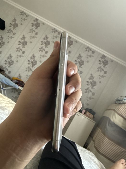 Продам iPhone X