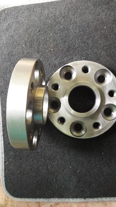 Изработване на фланци от стомана преходни