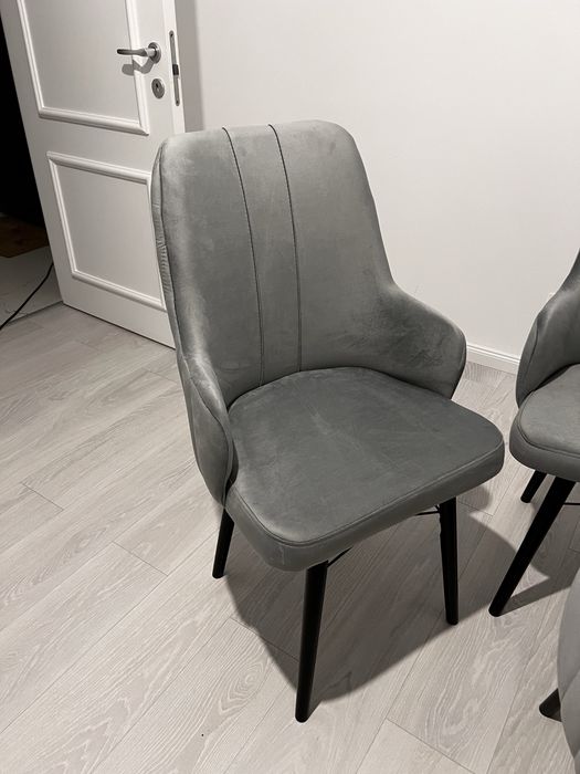 Vand 4 scaune de bucatarie/living noi