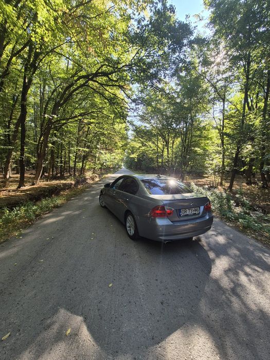 BMW E90 318d 143CP • 2.0 Diesel • 2008 • Acte la zi