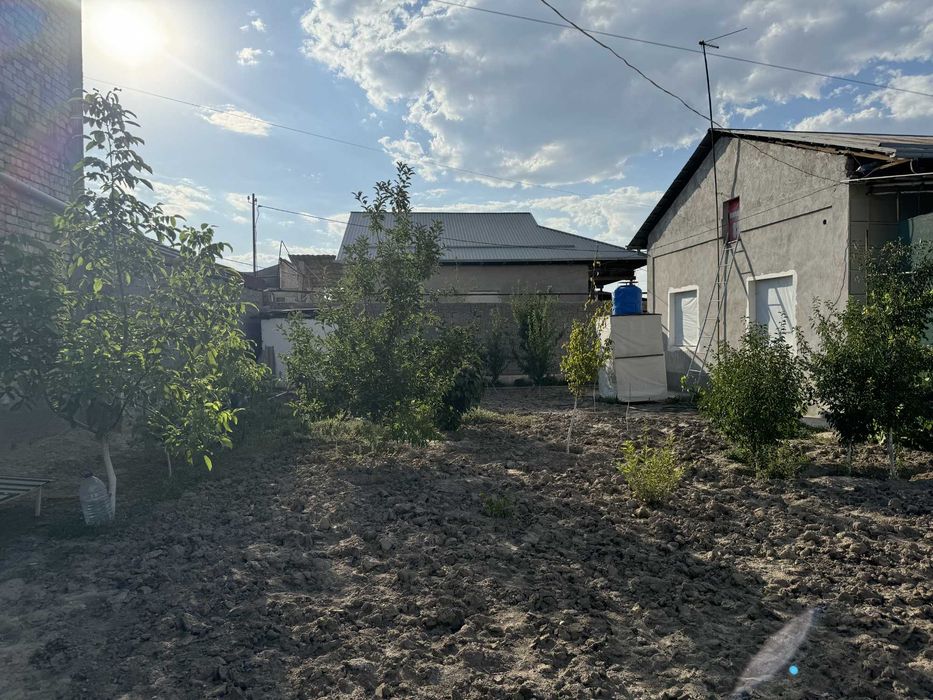 Продается свой Дом Воднике 7.6 соток/Hovli sotiladi Vodnikda 7.6 Sotok